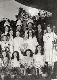 Members of cast of the Fairy Play, New Earswick, 1911
