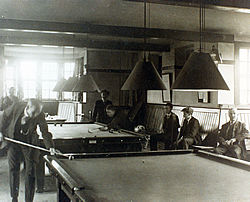 Men playing snooker at Folk Hall, New Earswick, 1907